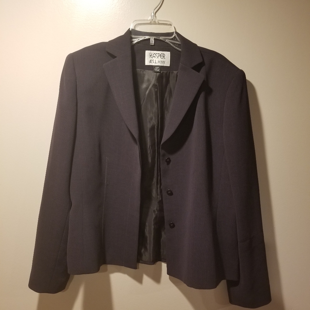 Woman's 2 piece pants suit